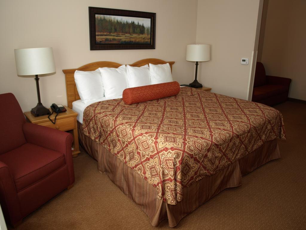 Savanna Inn & Suites Номер фото