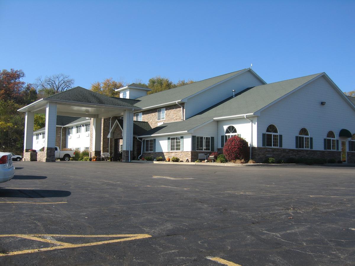 Savanna Inn & Suites Экстерьер фото