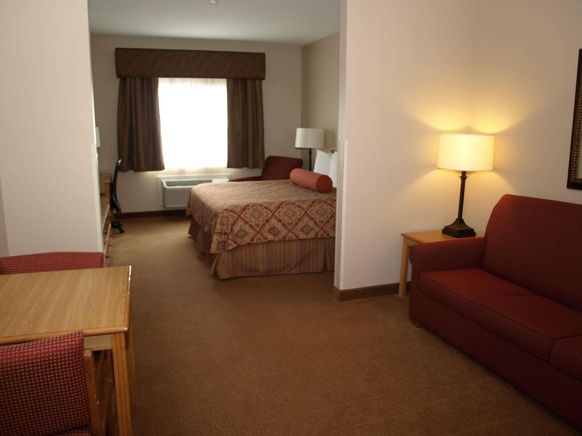Savanna Inn & Suites Экстерьер фото