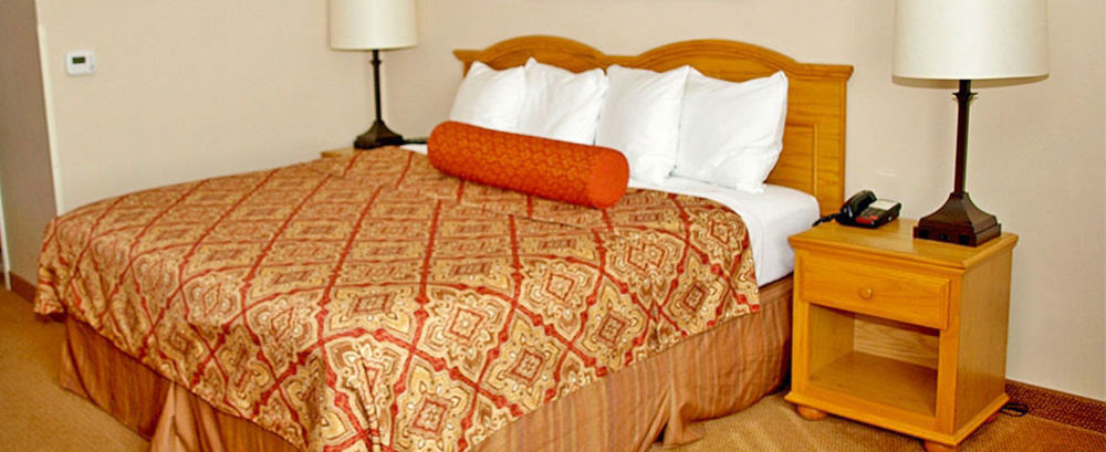 Savanna Inn & Suites Экстерьер фото
